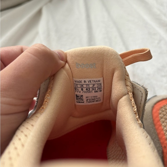 Women’s Orange Creamsicle Adidas Ultraboost size 9.5 - Picture 2 of 5